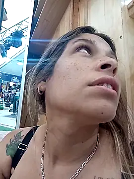 alanna6950 online show from March 2026 04:09:02 PM