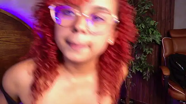 lara curly online show from April 2026 07:04:02 AM