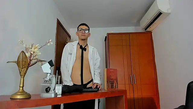 your d0ll1 online show from May 2026 12:52:01 PM