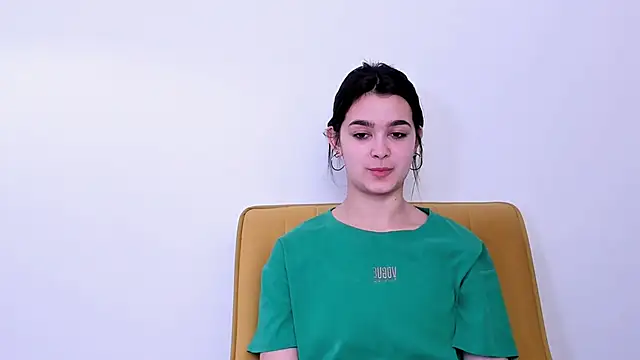 LuciKardos online show from March 2026 08:04:01 AM