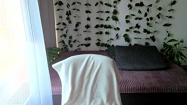 MonikFoxi online show from May 2026 04:08:02 AM