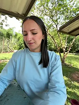 Silvia G online show from April 2026 01:51:01 PM