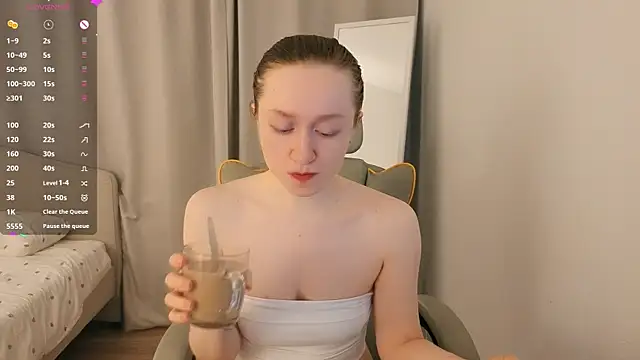 mowalova online show from July 2026 04:53:02 AM