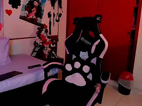 CristalZafiro online show from April 2026 01:02:01 PM