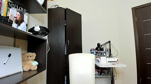 Snapshot of OhMyAlice chatting on June 2026 07:41:02 PM OhMyAlice online show from June 2026 07:41:02 PM