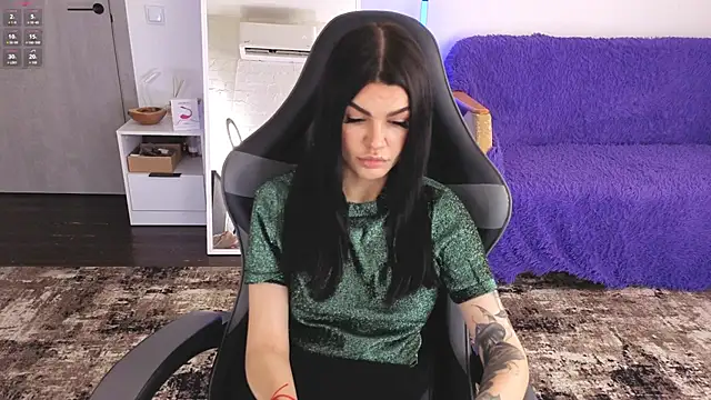AnacondaOnn online show from April 2026 06:04:01 AM