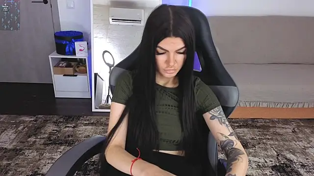 AnacondaOnn online show from May 2026 07:52:01 AM
