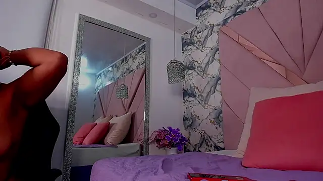 mia rouxx1 online show from June 2026 06:35:02 AM