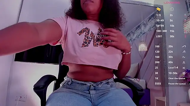 mia rouxx1 online show from June 2026 06:00:01 AM