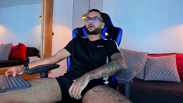 KyleJoss30 online show from May 2026 09:07:01 PM