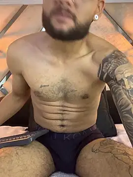 KyleJoss30 online show from April 2026 09:29:01 PM