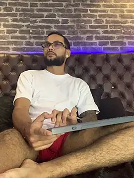 KyleJoss30 online show from April 2026 09:30:01 PM