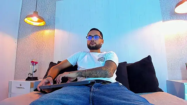 KyleJoss30 online show from April 2026 09:16:02 PM