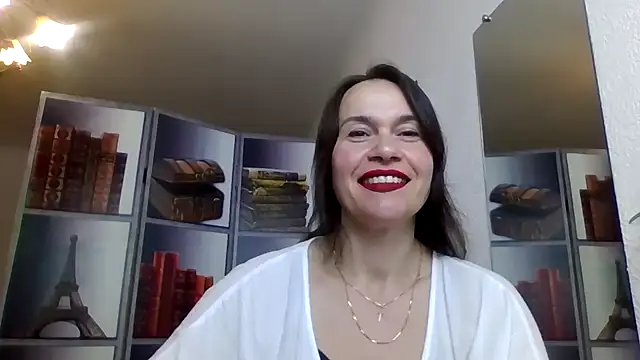 Selena Moo online show from April 2026 10:01:01 AM