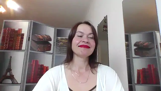 Snapshot of Selena_Moo chatting on May 2026 08:23:01 AM Selena Moo online show from May 2026 08:23:01 AM