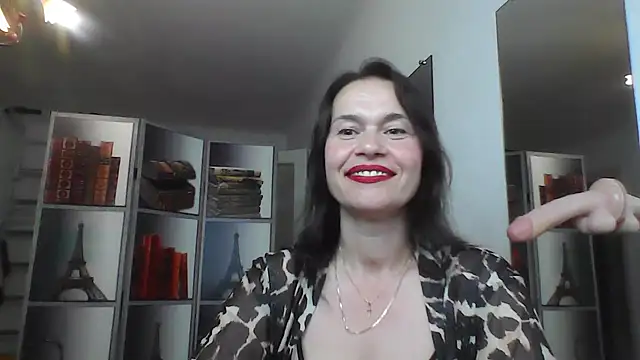 Snapshot of Selena_Moo chatting on July 2026 11:17:02 AM Selena Moo online show from July 2026 11:17:02 AM