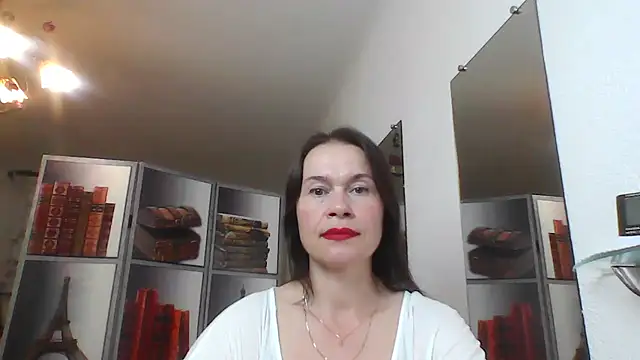Snapshot of Selena_Moo chatting on June 2026 08:11:02 AM Selena Moo online show from June 2026 08:11:02 AM