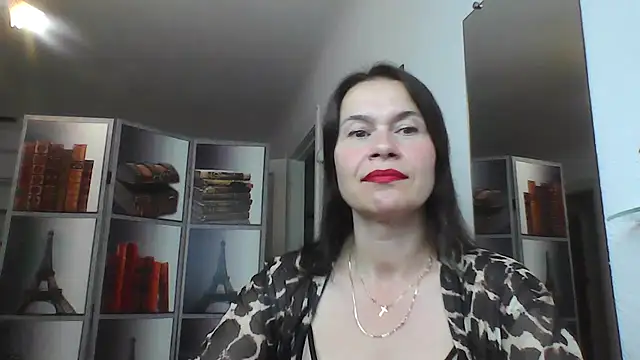 Snapshot of Selena_Moo chatting on July 2026 10:00:02 AM Selena Moo online show from July 2026 10:00:02 AM