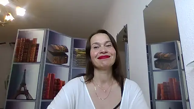 Snapshot of Selena_Moo chatting on May 2026 08:06:02 PM Selena Moo online show from May 2026 08:06:02 PM