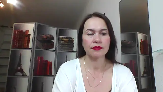 Snapshot of Selena_Moo chatting on June 2026 11:43:01 AM Selena Moo online show from June 2026 11:43:01 AM