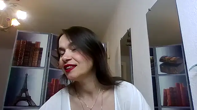 Selena Moo online show from April 2026 12:20:01 PM