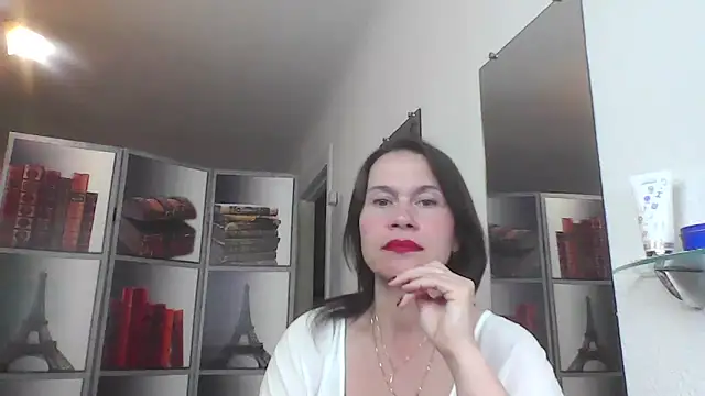 Snapshot of Selena_Moo chatting on May 2026 01:17:02 PM Selena Moo online show from May 2026 01:17:02 PM