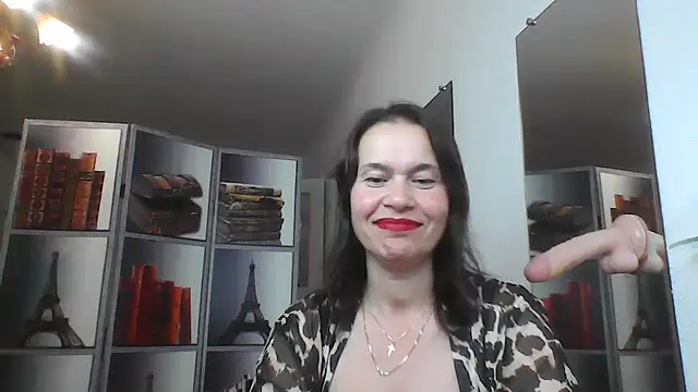 Snapshot of Selena_Moo chatting on July 2026 07:39:01 PM Selena Moo online show from July 2026 07:39:01 PM