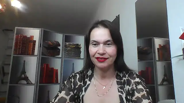 Snapshot of Selena_Moo chatting on July 2026 10:03:01 AM Selena Moo online show from July 2026 10:03:01 AM
