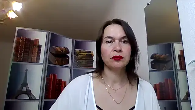 Selena Moo online show from May 2026 01:04:02 PM