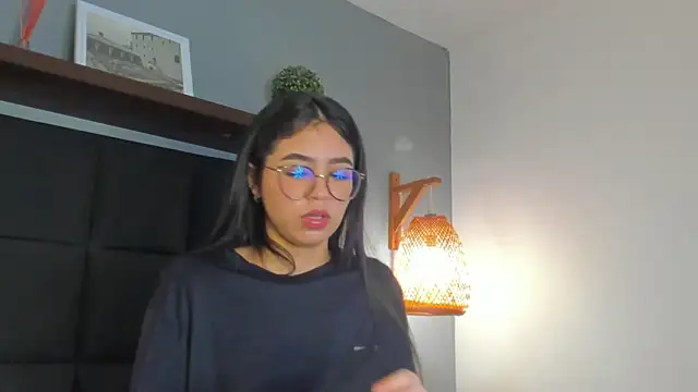 sofi alix online show from April 2026 08:04:02 PM