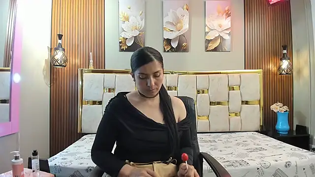 HELLEN MARK online show from May 2026 11:19:01 AM