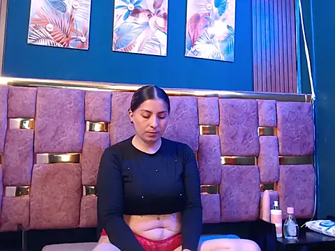 Snapshot of HELLEN_MARK chatting on April 2026 11:33:01 AM HELLEN MARK online show from April 2026 11:33:01 AM