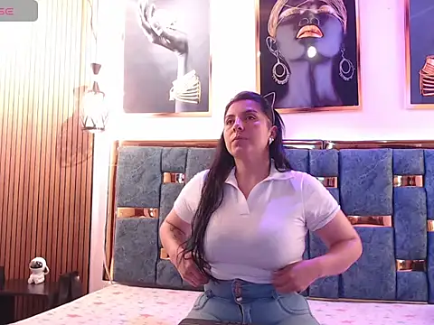 HELLEN MARK online show from May 2026 11:24:02 AM