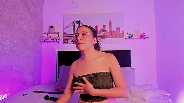 Snapshot of SofiaLujan_ chatting on April 2026 11:50:02 PM SofiaLujan online show from April 2026 11:50:02 PM