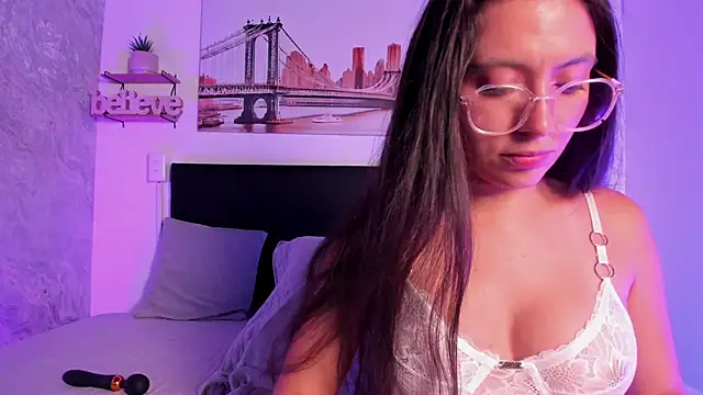 SofiaLujan  online show from April 2026 01:42:02 AM