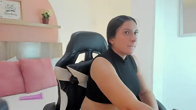 Snapshot of kira_relish chatting on March 2026 01:01:01 PM kira relish online show from March 2026 01:01:01 PM