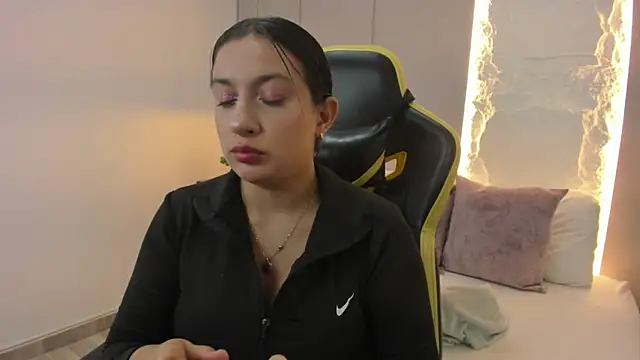 Snapshot of kira_relish chatting on April 2026 11:16:02 AM kira relish online show from April 2026 11:16:02 AM