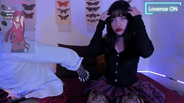 JuneVelvet online show from April 2026 01:14:02 AM