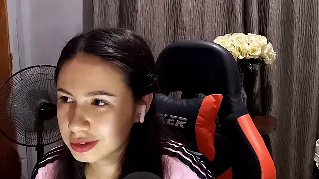 Snapshot of SeleneChiang chatting on March 2026 11:23:01 AM SeleneChiang online show from March 2026 11:23:01 AM