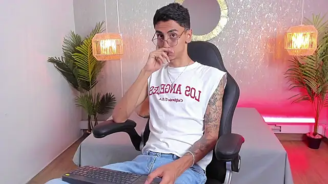 Gio carangi online show from April 2026 04:31:02 AM