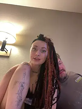 Snapshot of darlingvicuous chatting on April 2026 08:04:01 PM darlingvicuous online show from April 2026 08:04:01 PM