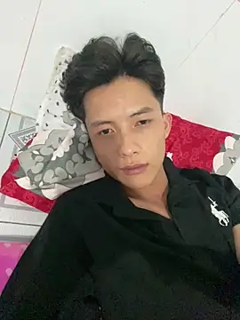 Nguyencuong1999 online show from April 2026 10:36:01 PM