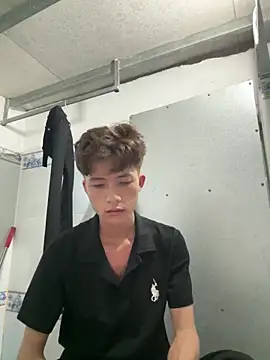 Nguyencuong1999 online show from April 2026 04:47:01 AM