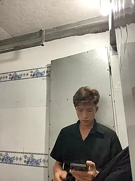 Nguyencuong1999 online show from April 2026 11:25:02 AM