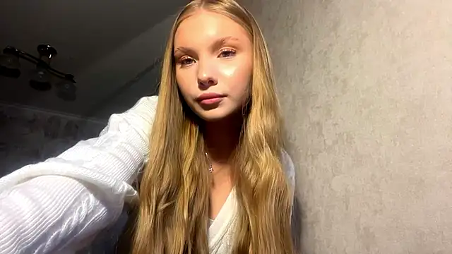 Snapshot of CarolineNine chatting on April 2026 03:36:01 PM CarolineNine online show from April 2026 03:36:01 PM