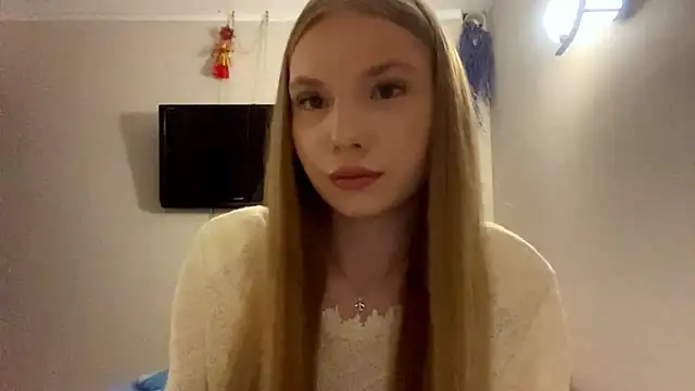 Snapshot of CarolineNine chatting on April 2026 03:09:01 PM CarolineNine online show from April 2026 03:09:01 PM
