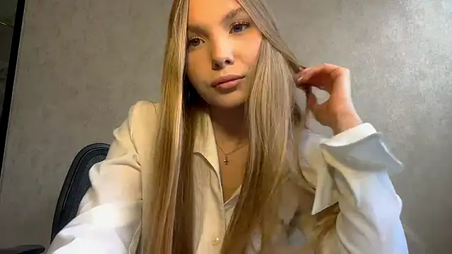 CarolineNine online show from March 2026 12:51:02 PM