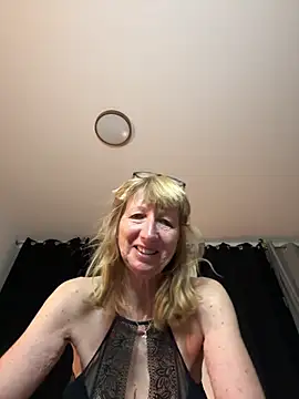 MatureKim online show from April 2026 08:01:01 PM