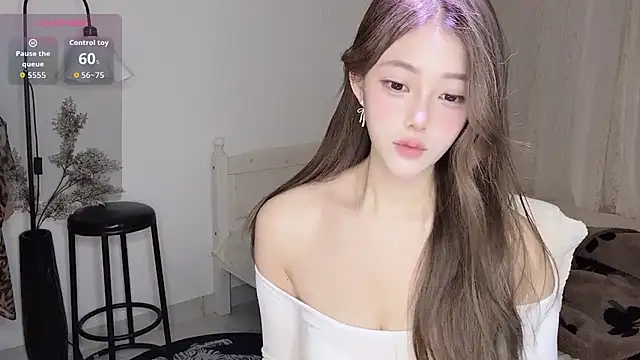 Snapshot of ceekie-77 chatting on April 2026 11:11:01 PM ceekie-77 online show from April 2026 11:11:01 PM