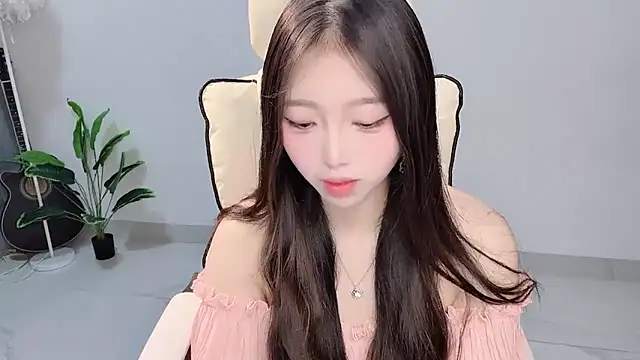 Yukiy8877 online show from April 2026 10:38:02 PM